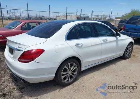 2016 Mercedes-Benz C 300 4Matic/Luxury 4Matic/Sport 4Matic из США, поврежденный, VIN 55SWF4KB7GU100119